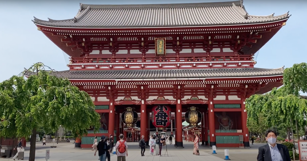 Hình ảnh đền Sensoji tại Asakusa, Tokyo trong tour đi bộ trực tuyến. Nguồn: Inside Japan