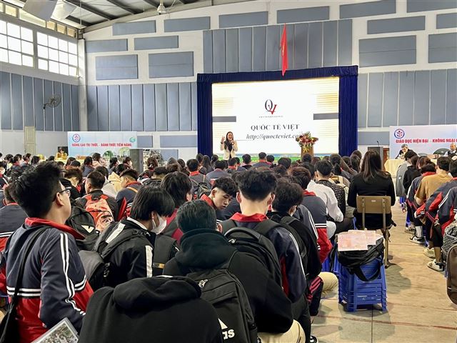 Quốc Tế Việt tổ chức buổi nói chuyện hướng nghiệp  dành cho học sinh trường Tiểu học, THCS và THPT Hồng Đức