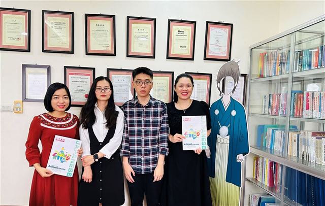 Đại diện Trường Nhật ngữ Meric tới thăm và phỏng vấn học viên Quốc Tế Việt