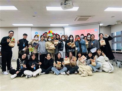 Du học sinh góp phần lan tỏa văn hóa Tết Việt